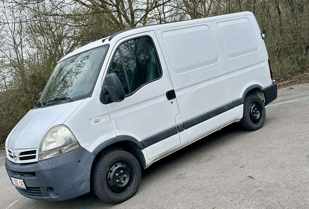 Nissan Combi L2H2 2t8 2.5 dCi 100 Intro