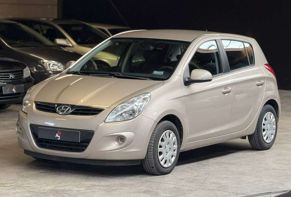 Hyundai i20 1.2i Lounge // GARANTIE // ZEER LAGE KM