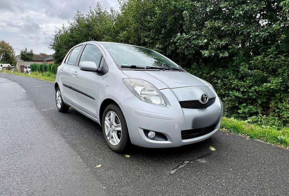 Toyota 1.3i VVT-i 16v Linea Sol