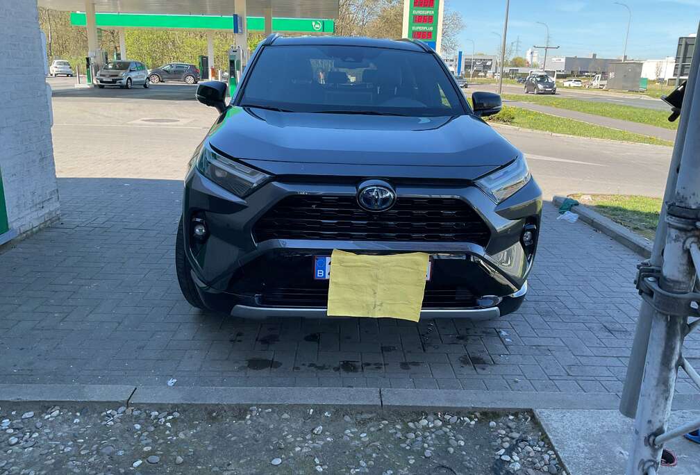 Toyota 2.5 Hybride 2WD e-CVT Style Plus (V16) (7 5QMSL16)