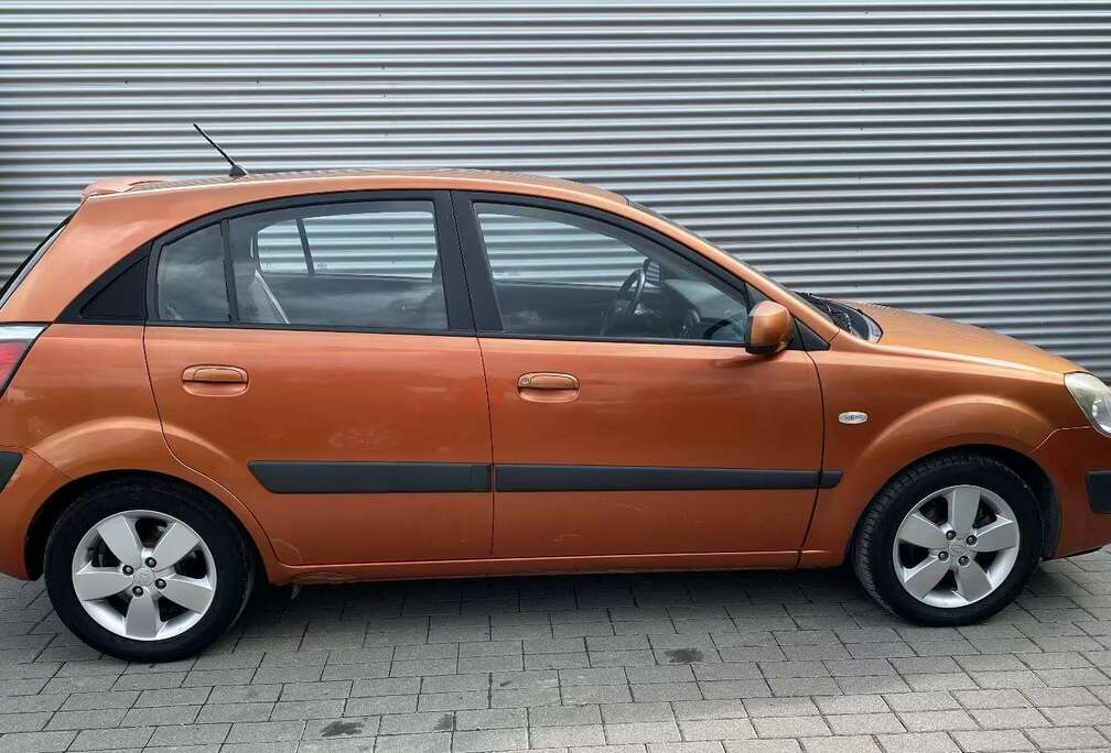 Kia 1.3i RS