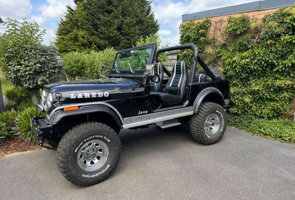 Jeep LAREDI