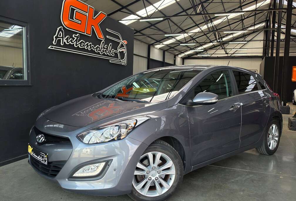 Hyundai 1.6 CRDi Business Edition // boite auto // gps // camera