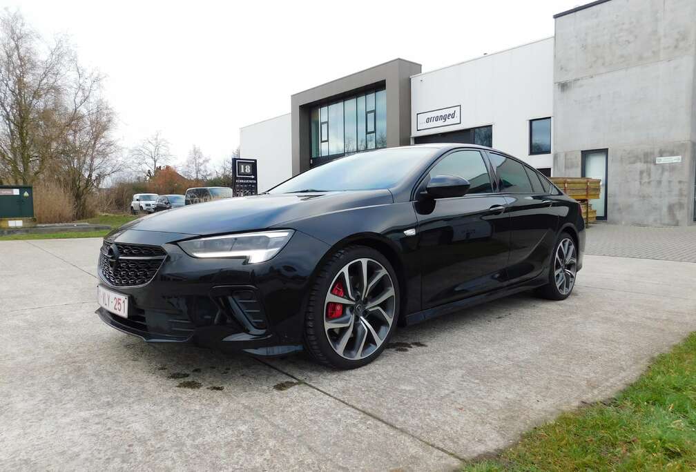 Opel Insignia Grand Sport 2.0 Turbo 4X4 GSi