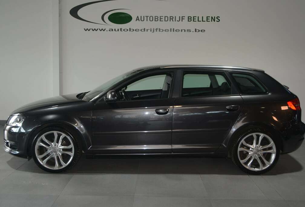 Audi Sportback 1.6 TDi Ambition  DPF / LEDER / 18\