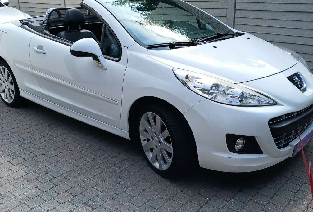 Peugeot CC 1.6i Pack