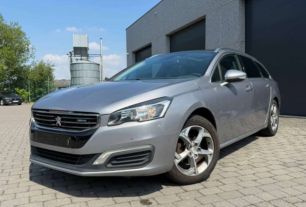 Peugeot SW 1.6 BlueHDi, Toit Panoramique, GPS, Sièges en cuir