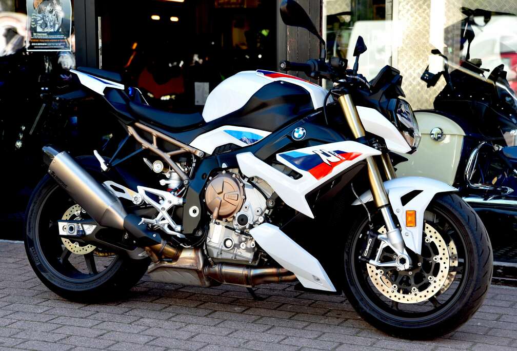 BMW ***MOTO VERTE***