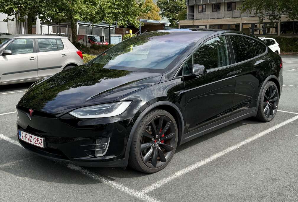 Tesla Model X 90 kWh Dual Motor Performance