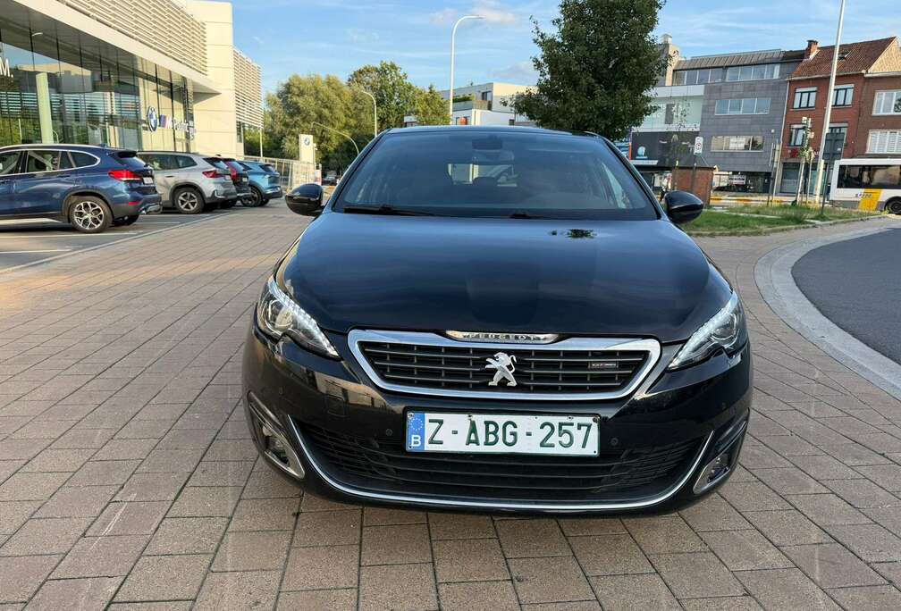 Peugeot 308 1.2 i GT Line STT