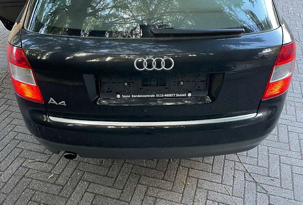 Audi B6 Break 2.0 Benzine Gekeurd  Manueel