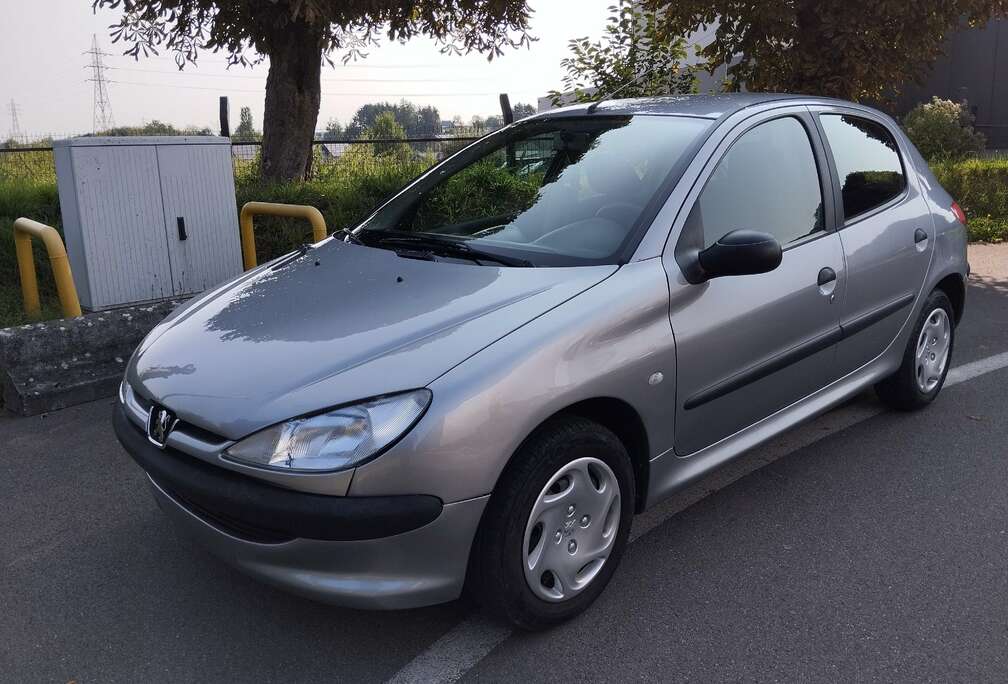 Peugeot 1.4i XR 5portes