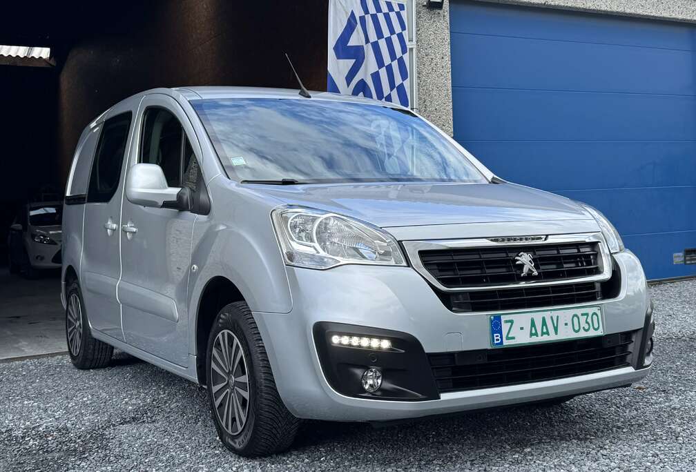 Peugeot 1.6 Hdi*3 places*gps*airco*attache remorque*capteur av et ar