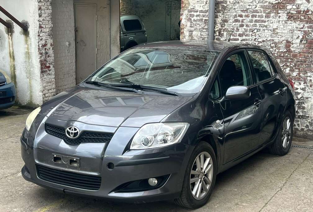 Toyota Auris 1.4 D-4D Cool DPF