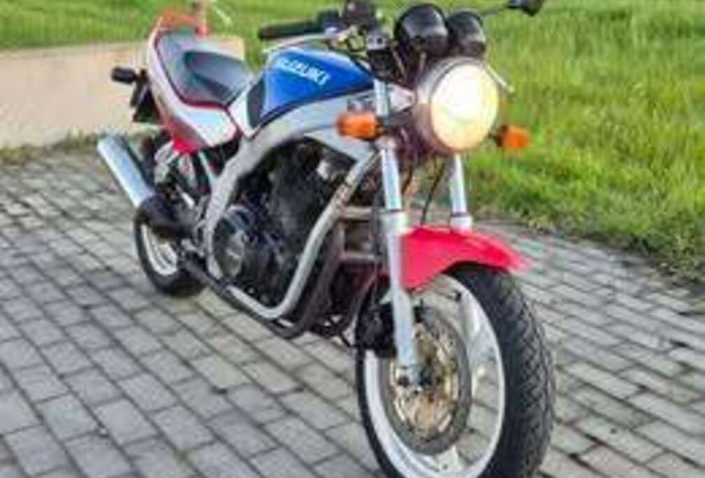 Suzuki E