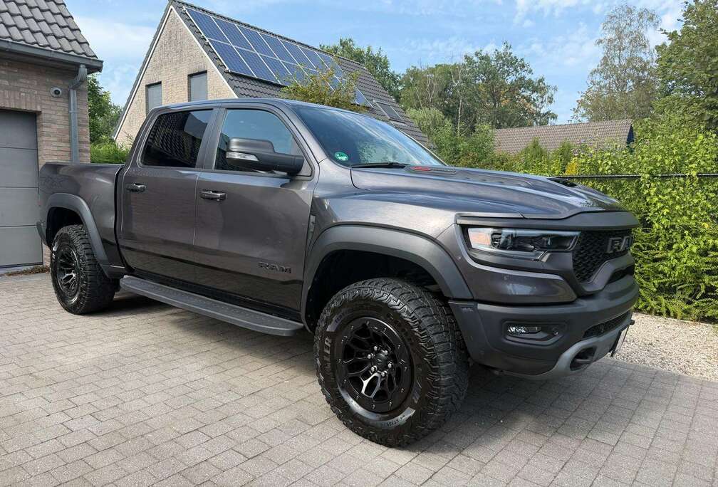 Dodge TRX 6.2 V8 supercharged