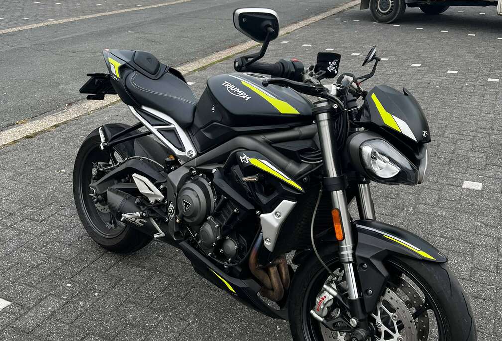 Triumph RS