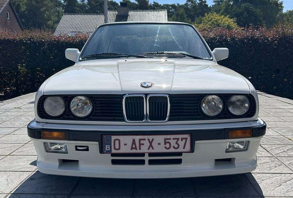 BMW E30