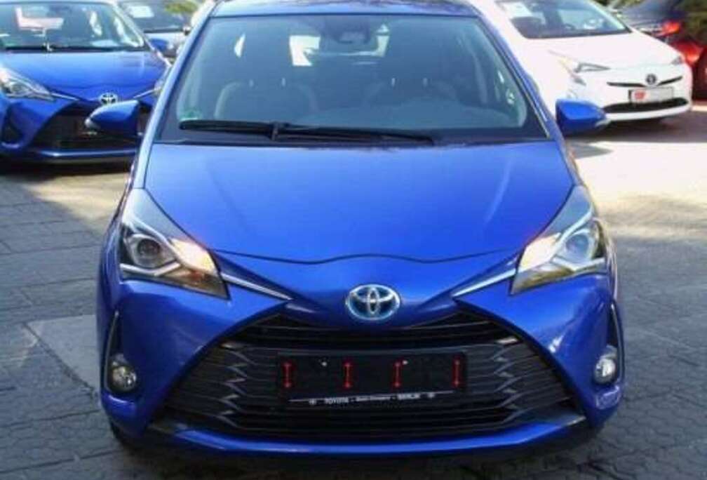 Toyota Yaris+1.5i+Dual+VVT-iE+Connect+CVT