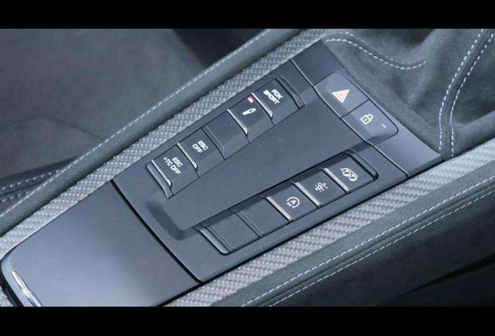 Porsche 718 Spyder RS PDK