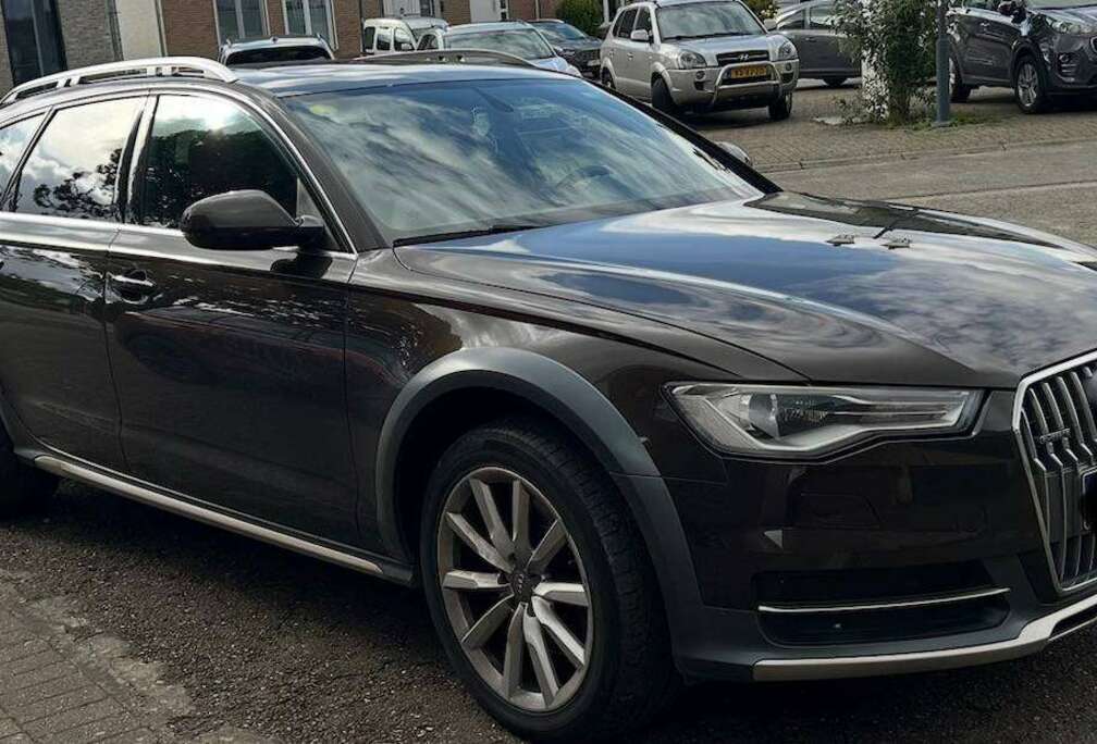 Audi A6 Allroad 3.0 TDi V6 Quattro S tronic