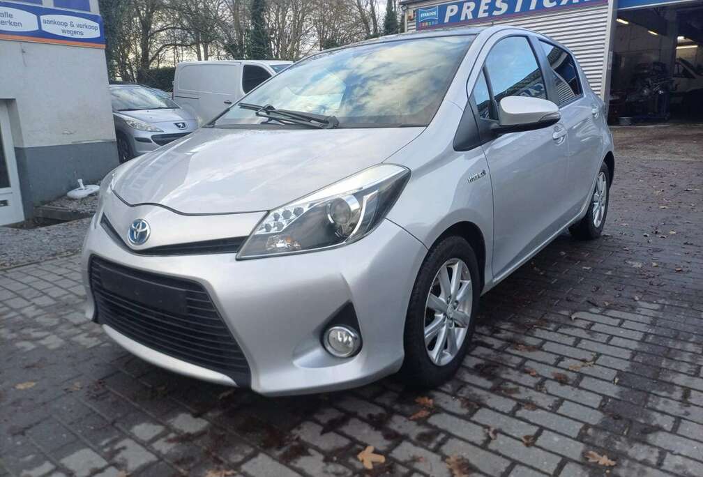 Toyota TOYOTA YARIS HYBRID 1.5L