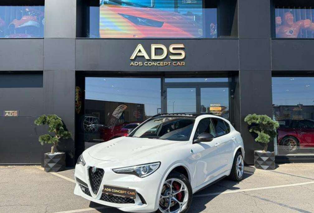 Alfa Romeo Quadrifoglio Q4 Toit ouvrant/Sieges Chauffant/