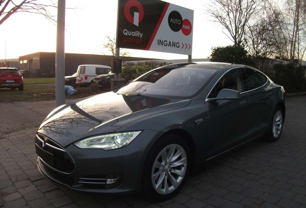 Tesla 85 kWh Performance * FREE SUPERCHARGING * PANODAK