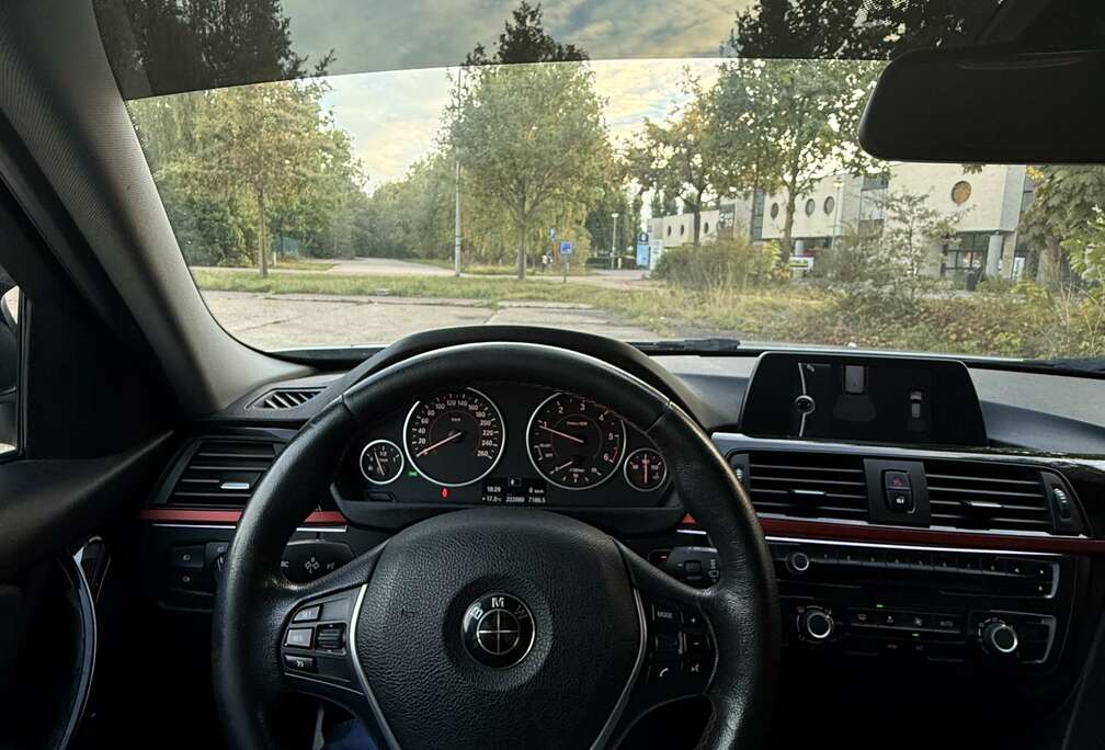 BMW 318d Touring Sport Line