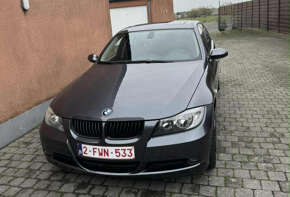 BMW 320i