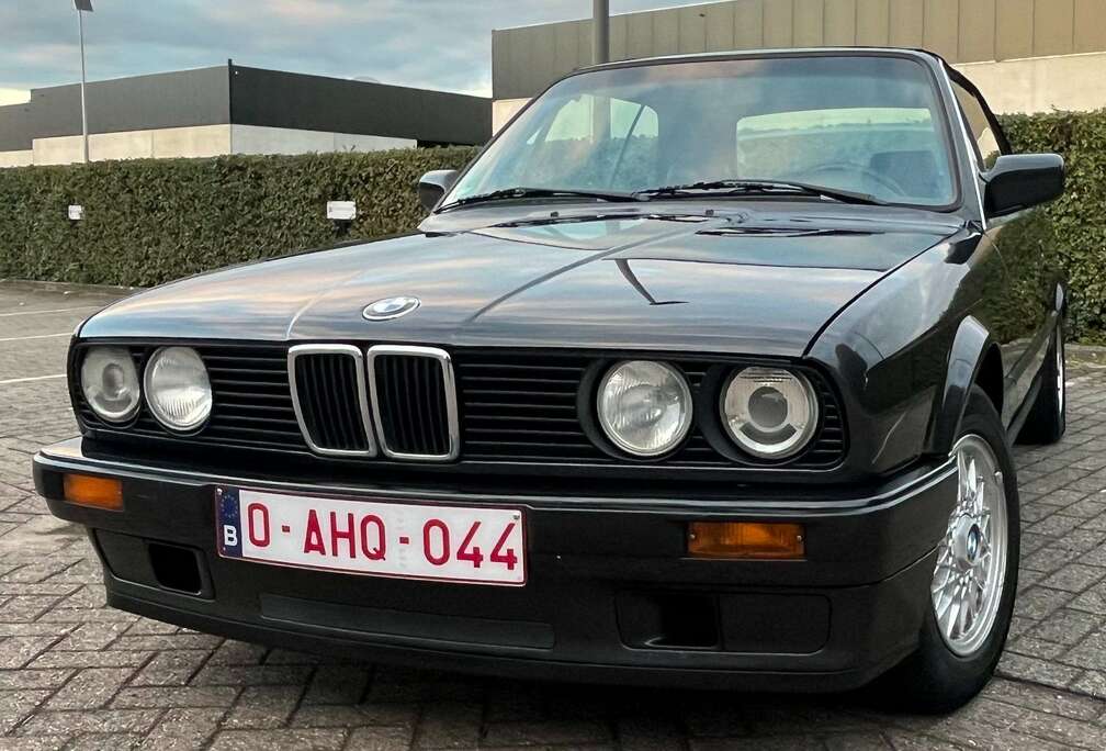 BMW 320i Cabriolet