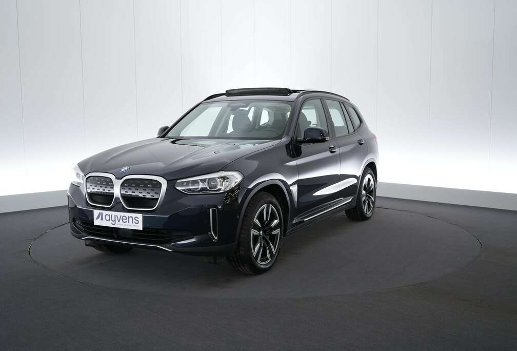 BMW 80 kWh LEDER/CUIR LED GPS PDC CAM Pano BLIS Verw.