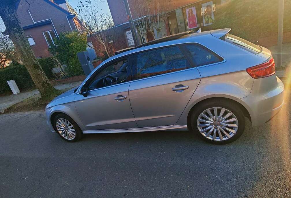 Audi Sportback e-tron 1.4 TFSI PHEV Design S tronic (15