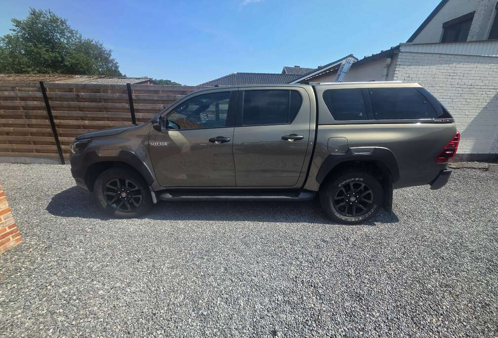 Toyota Hilux 2.8 D-4D 4WD Invincible