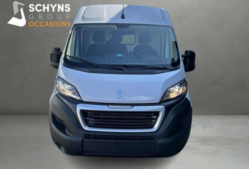 Peugeot FT 335 L2H2