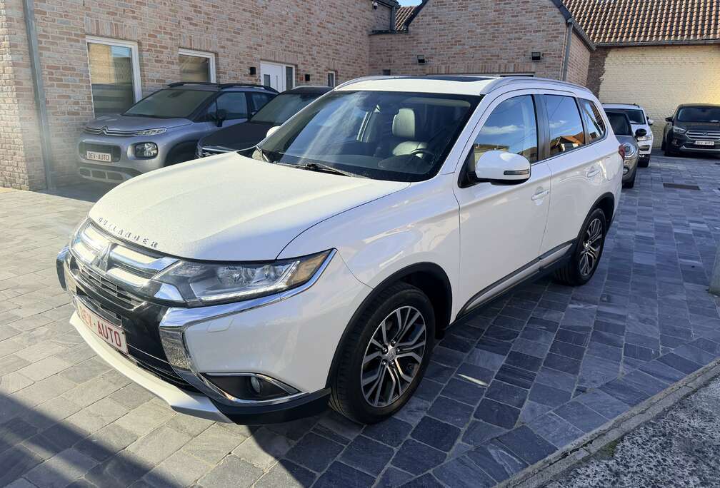 Mitsubishi Outlander 2.2 DI-D 4WD*BOITE AUTO*7 PLACES*GARANTI