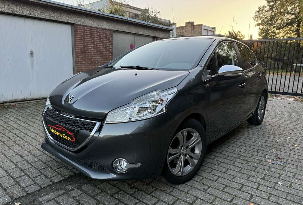 Peugeot 208 PureTech 82pk inclusief set Winter velgen.