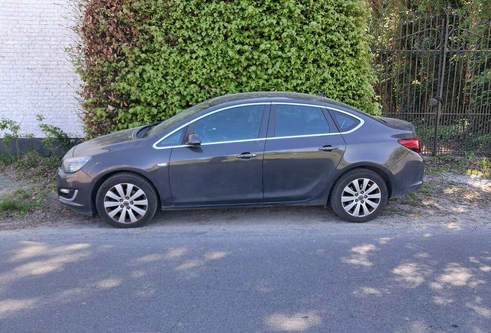 Opel Astra 1.6 CDTi ecoFLEX Ultimate Edition