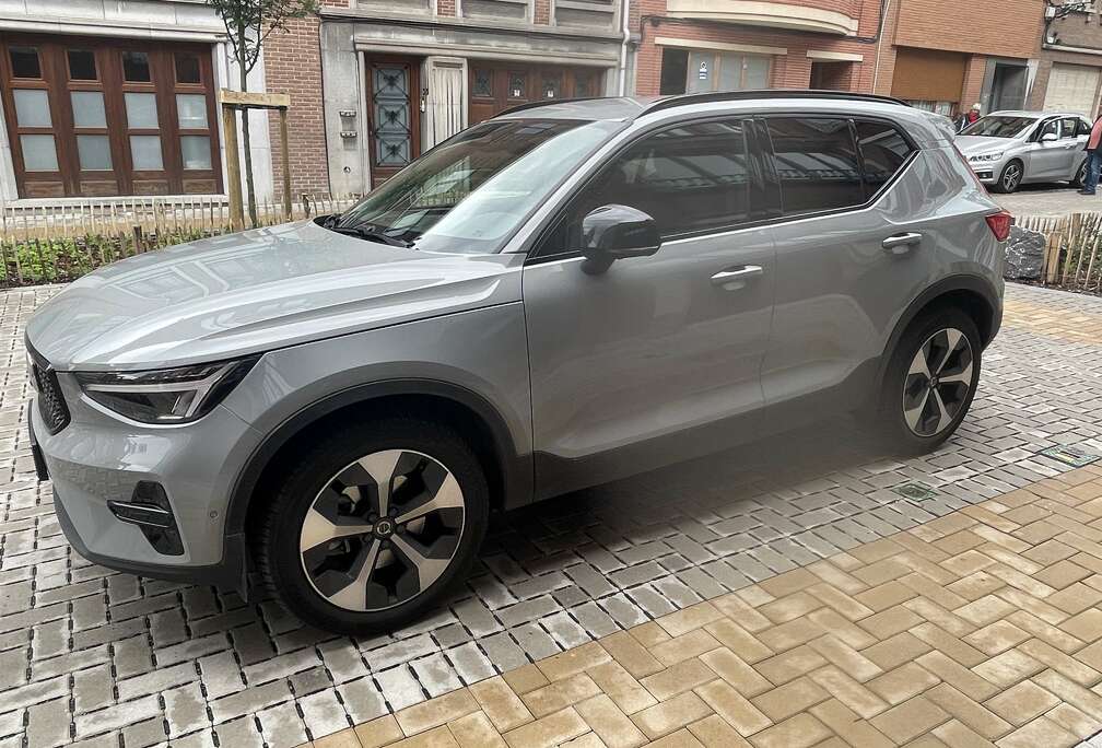 Volvo 2.0 B3 MHEV Ultra Dark Design DCT