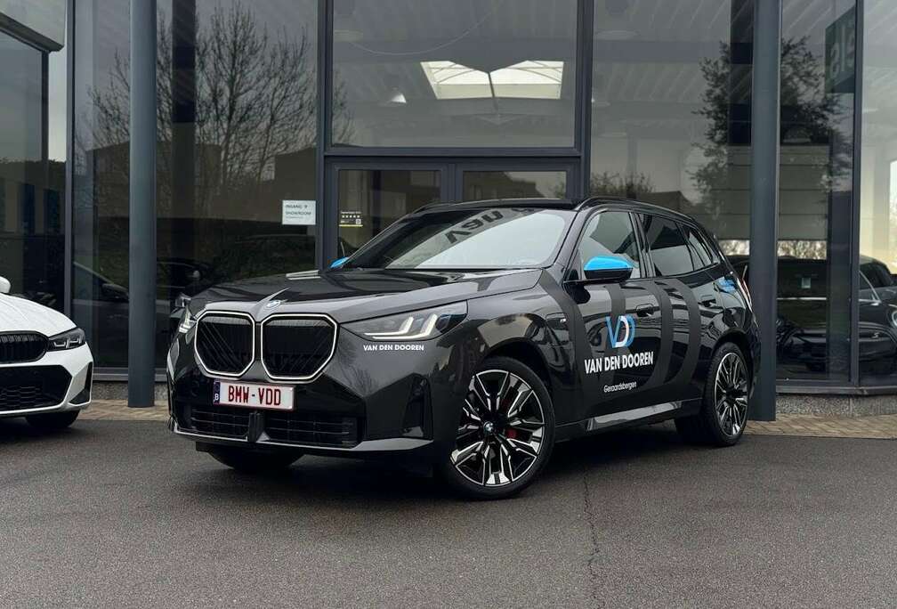 BMW 30e xDrive M Sport / PANO / TREKHK / H-K / KEYL /+