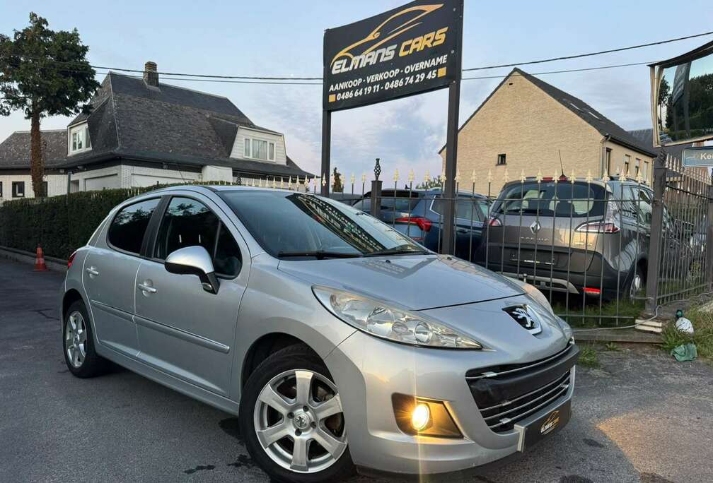 Peugeot M 1.6i 16v // Automatique // Climatisation automatique // Cruise Control // Sièges demi cuir // Cuir étendu