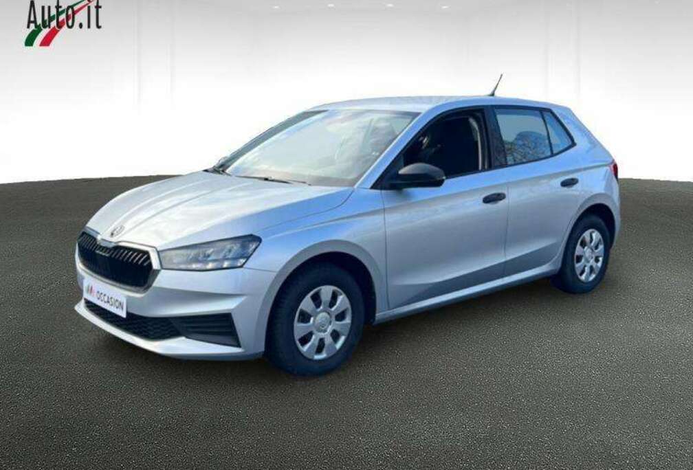 Skoda 1.0 i  Carplay