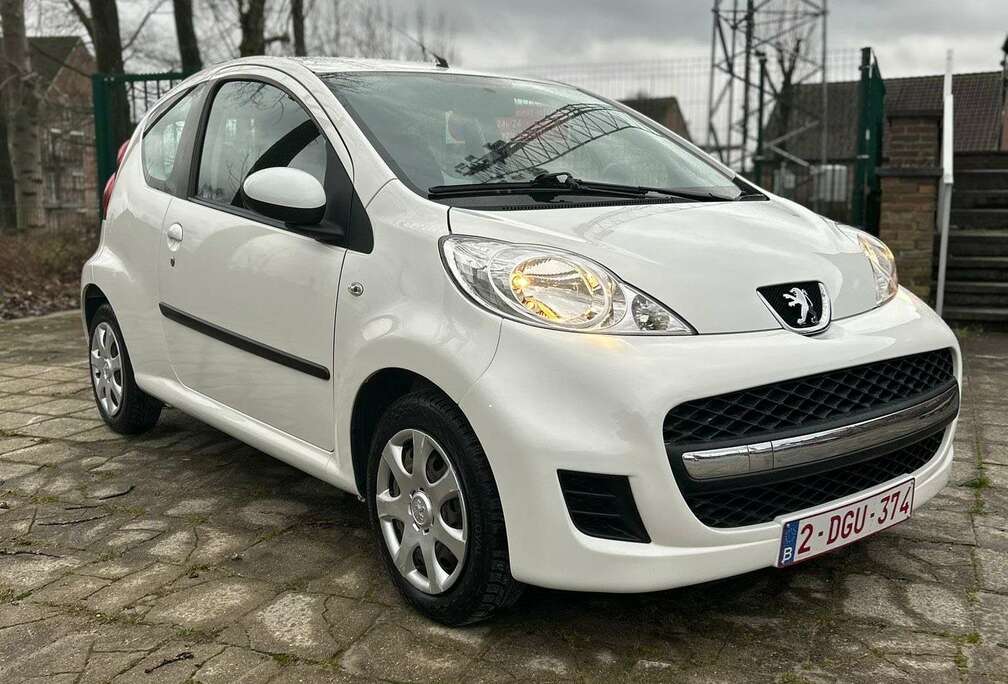 Peugeot 1.0i * ecran tactile *