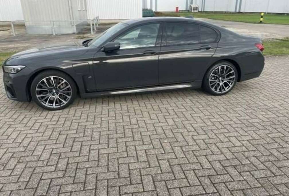 BMW 745e