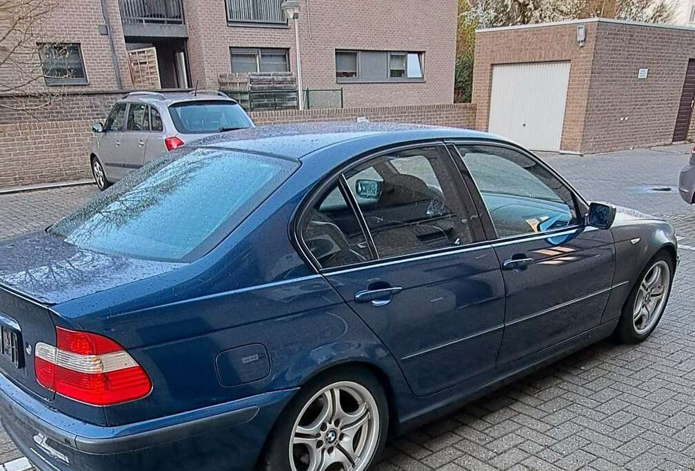 BMW  BMW E46 325I met origineel M-Pakket & LPG
