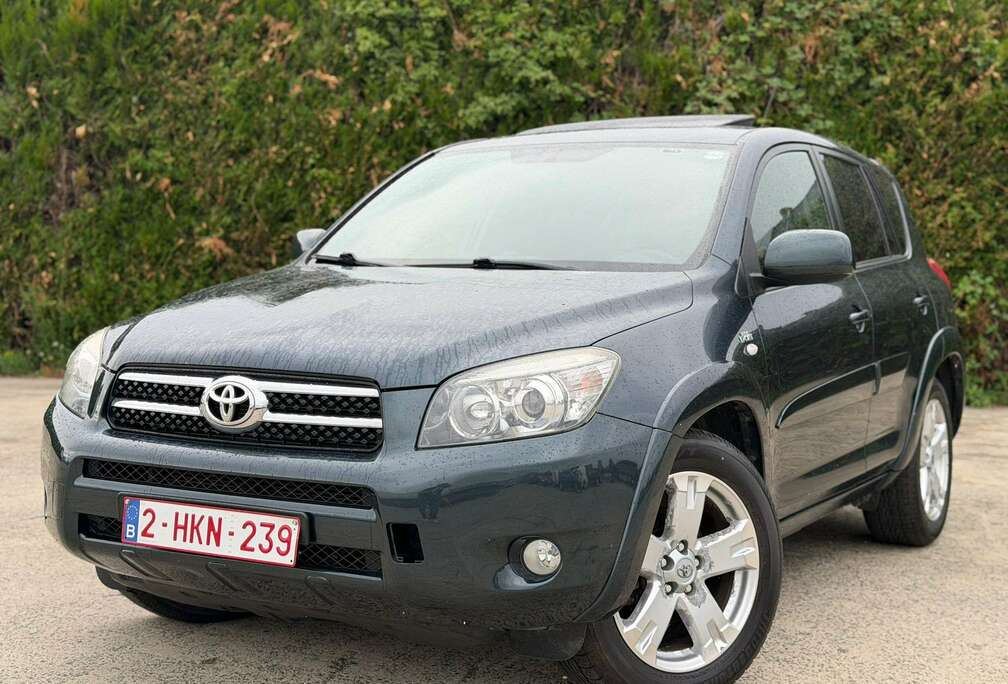Toyota RAV4 2.2 Turbo D4D special édition / KEYLESS / BI-XENON / NAVI PRO FULL