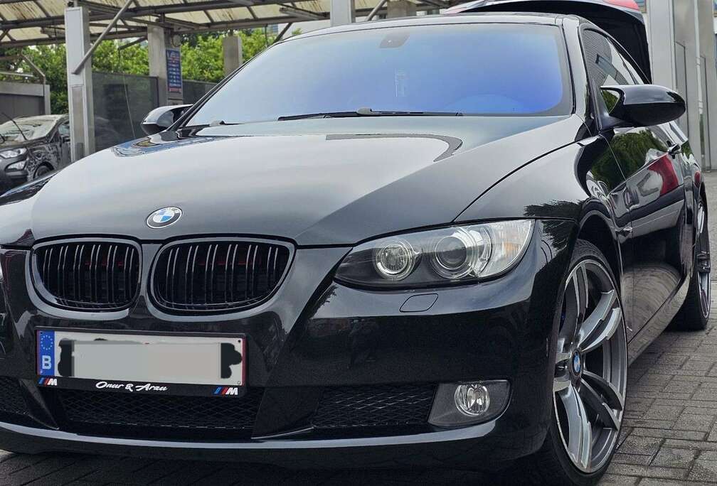 BMW 320i Coupe