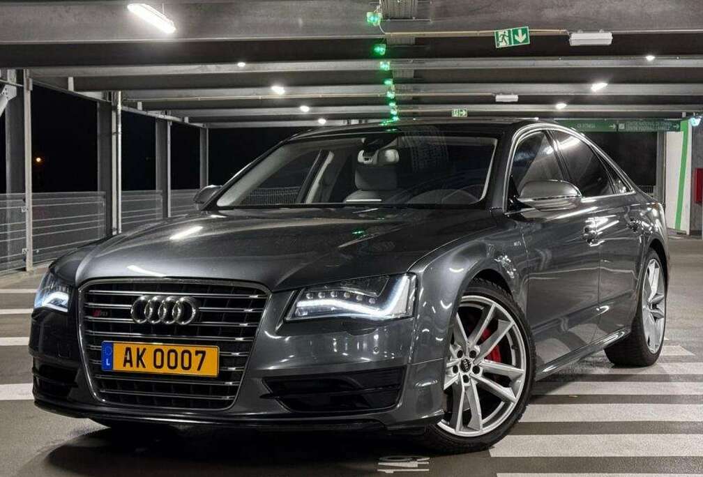Audi V8 biturbo quattro 4.0 520 CV