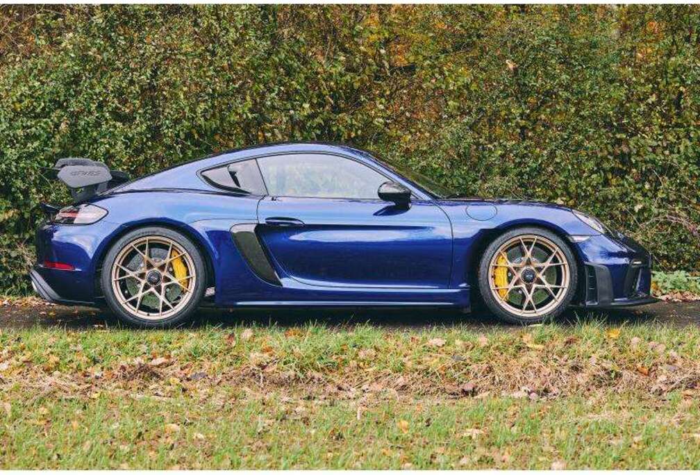 Porsche GT4 RS Weissach