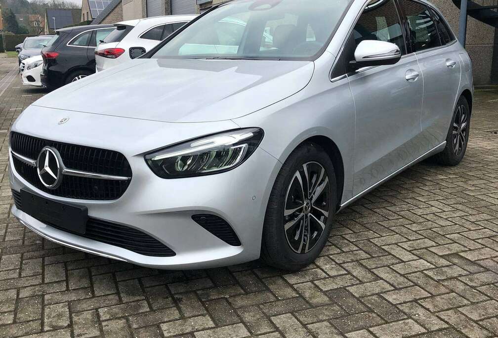 Mercedes-Benz Achteruitrijcamera, LED High Performance koplampen, Carplay, Winter pack